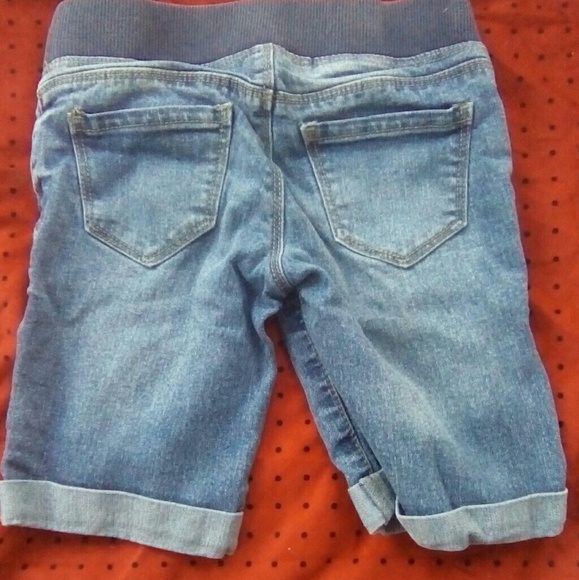 Shorts - Picture 2 of 3